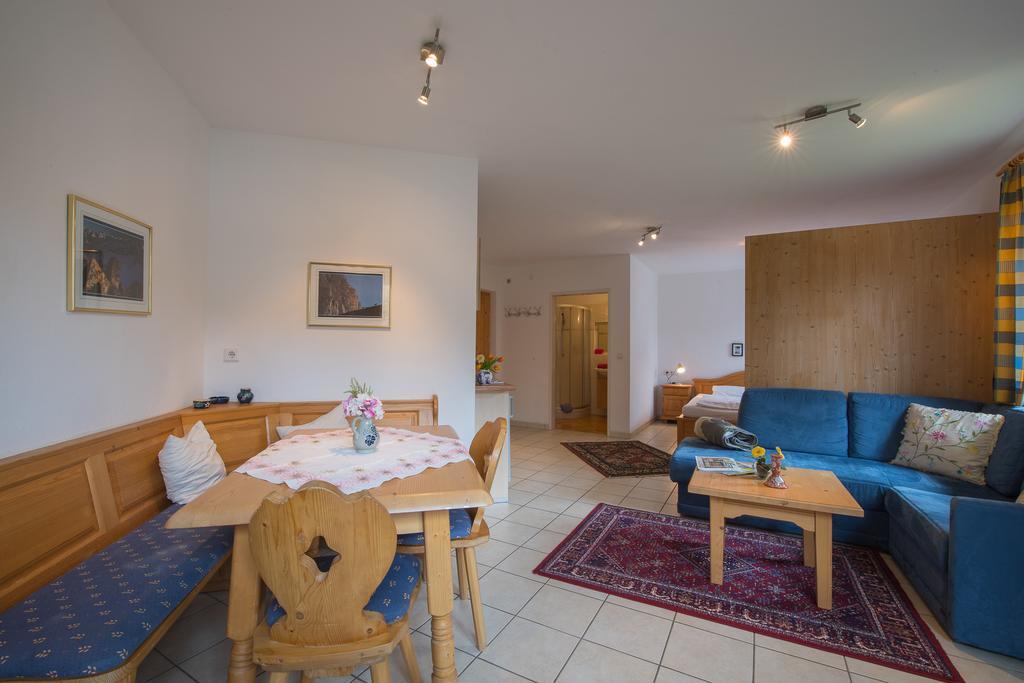 Landhaus Charlotte Am Geigenbuehel -Apartments Seefeld in Tirol Esterno foto