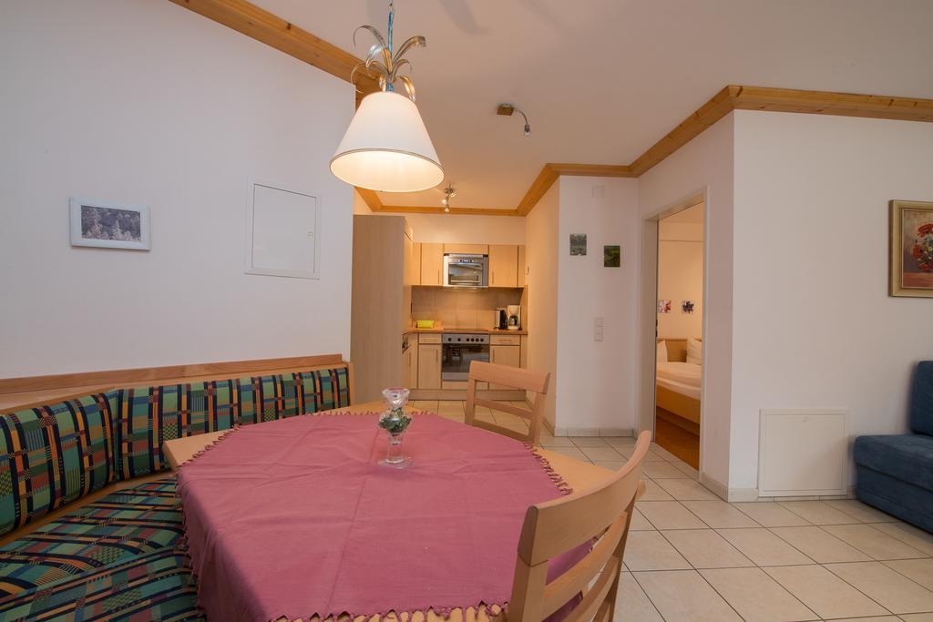 Landhaus Charlotte Am Geigenbuehel -Apartments Seefeld in Tirol Esterno foto